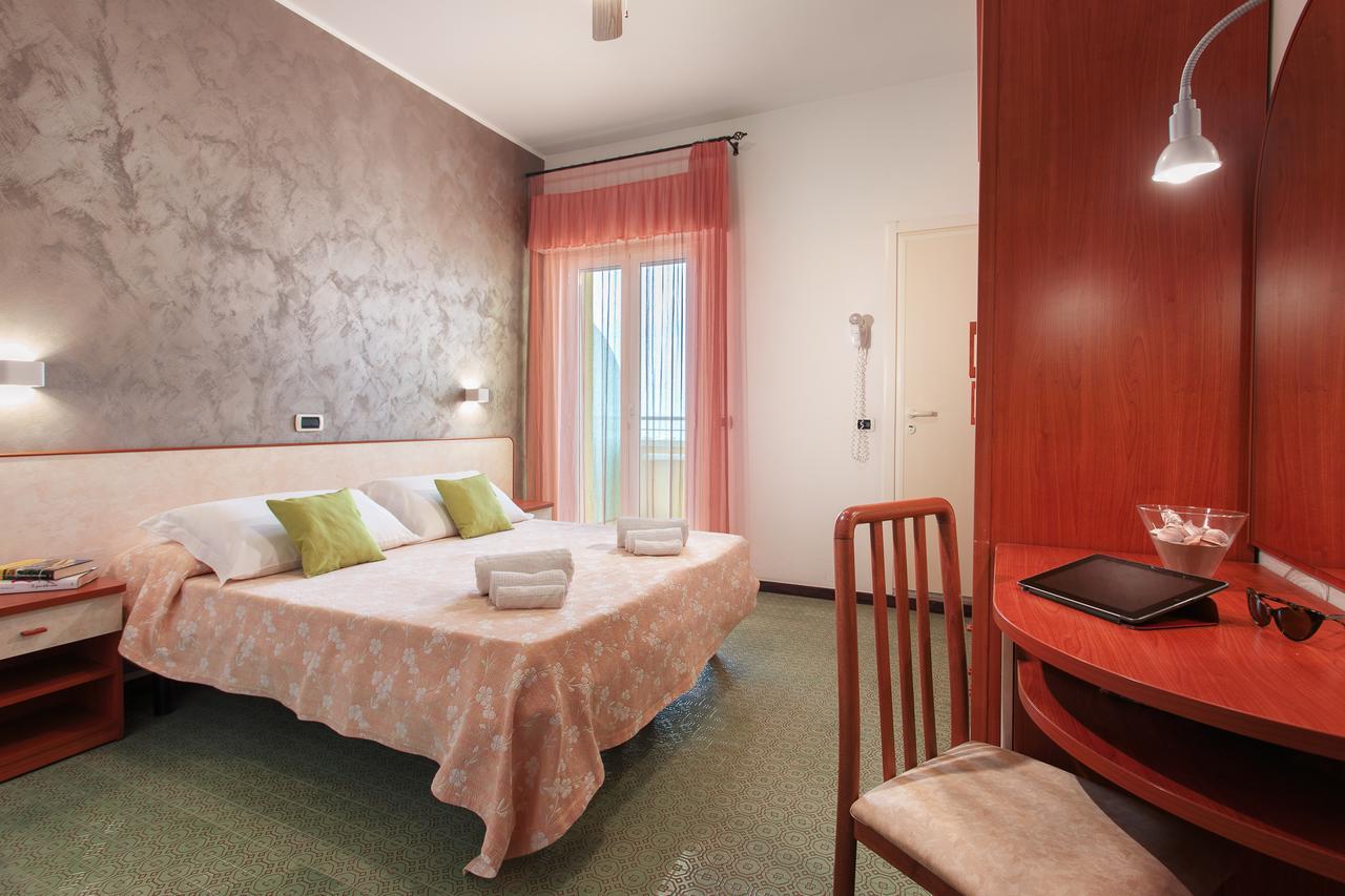 Hotel Sandra Gatteo a Mare Extérieur photo