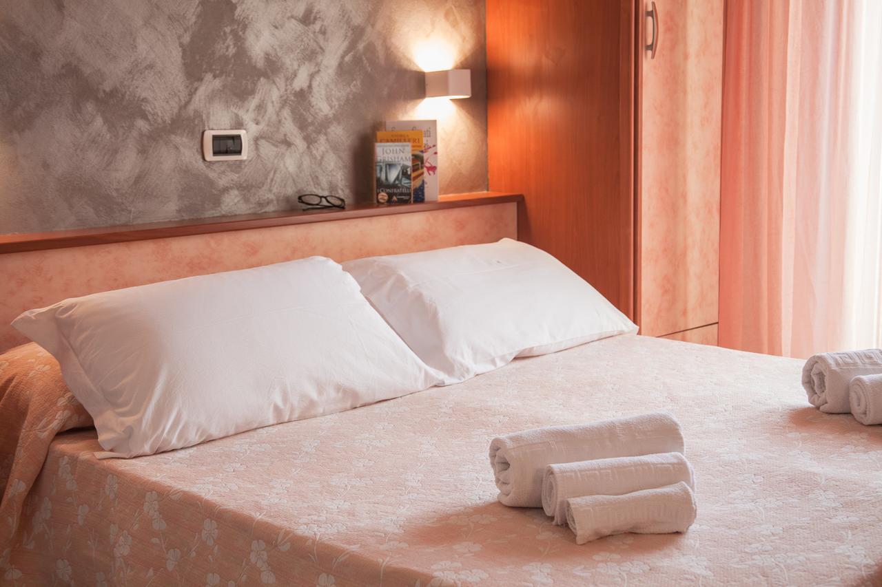Hotel Sandra Gatteo a Mare Extérieur photo